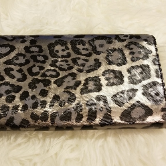 Banana Republic Cheetah Silver Bar Clutch  New - Picture 2 of 5